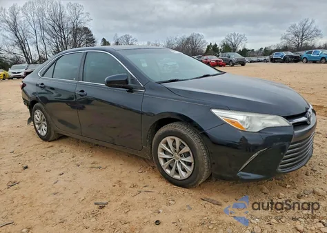 2017 Toyota Camry Le z USA, uszkodzony, nr VIN 4T1BF1FK3HU795969